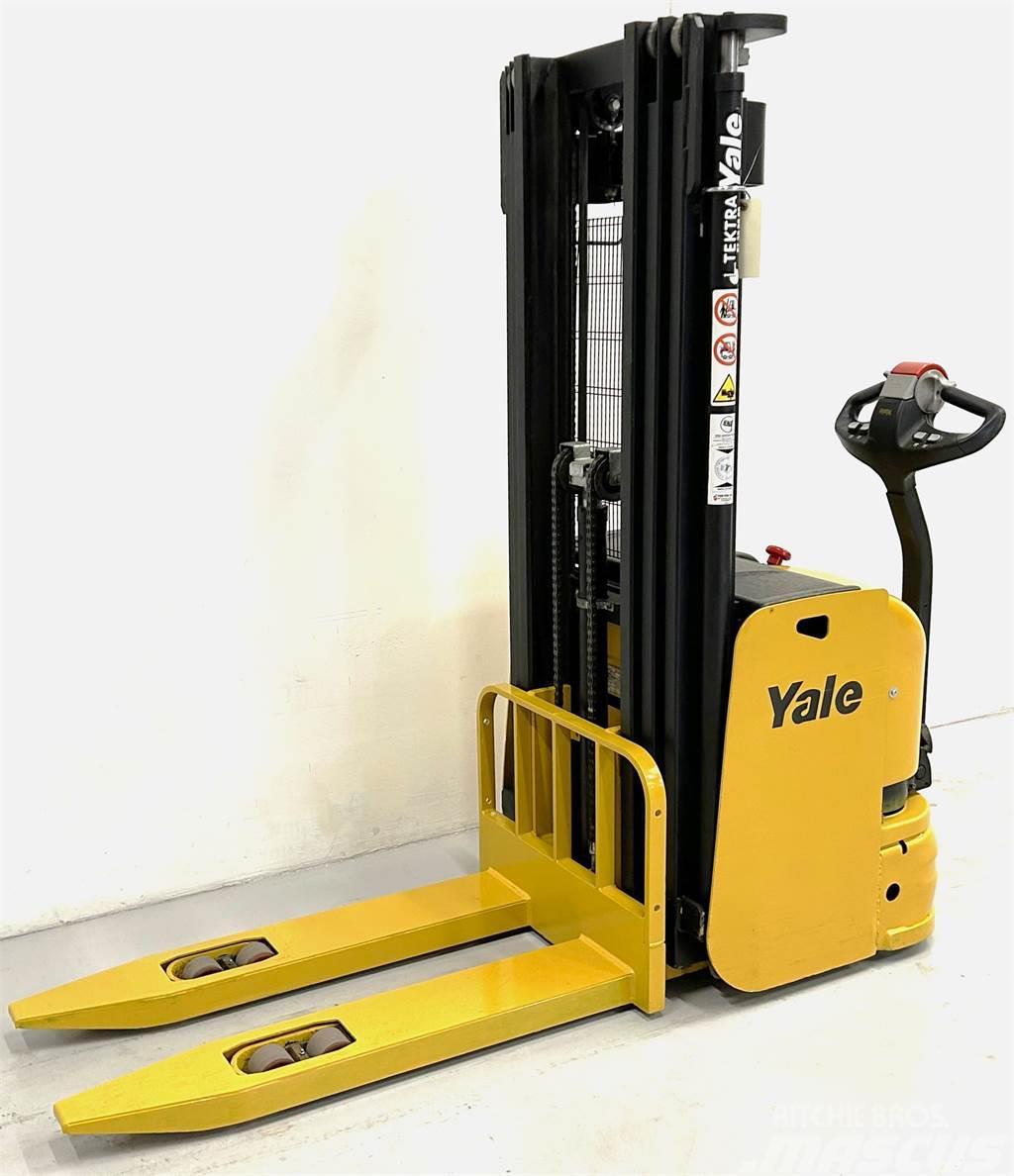 Yale MS12 Ručně vedené vysokozdvižné vozíky