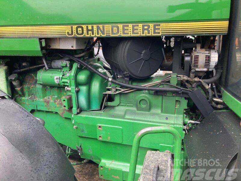 John Deere 8200 Traktory