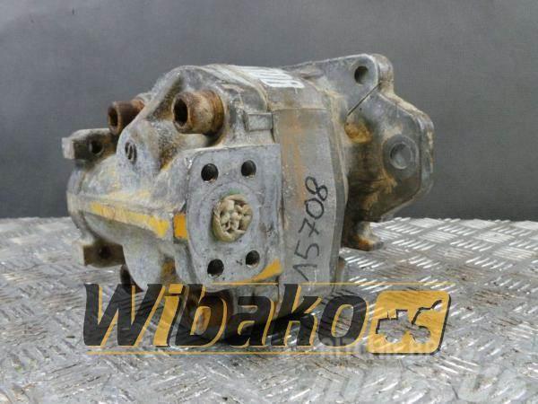 Komatsu Gear pump Komatsu WA400-1 705-11-35010 Ostatní komponenty