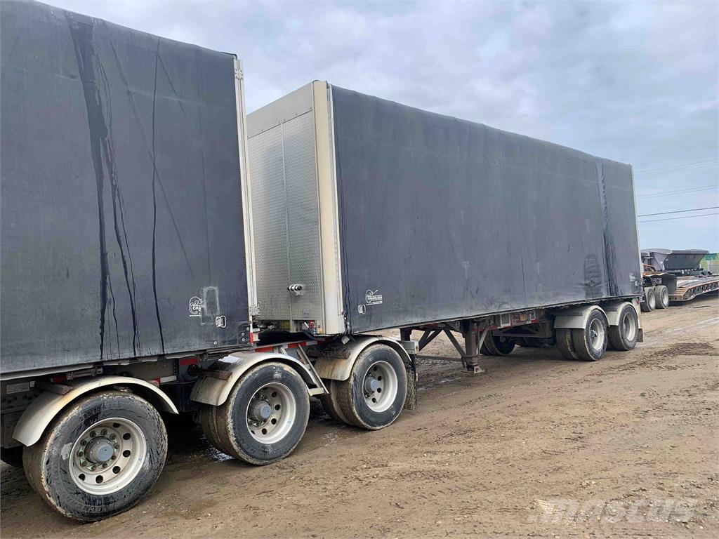 Reitnouer 32' Curtain Side Tridem Flat Deck/Highboy Lead/Pup Zaplachtované vozy