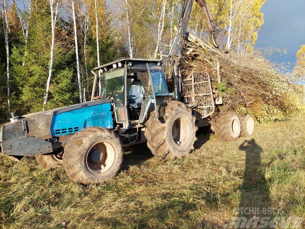 Valtra 8400 Lesní traktory