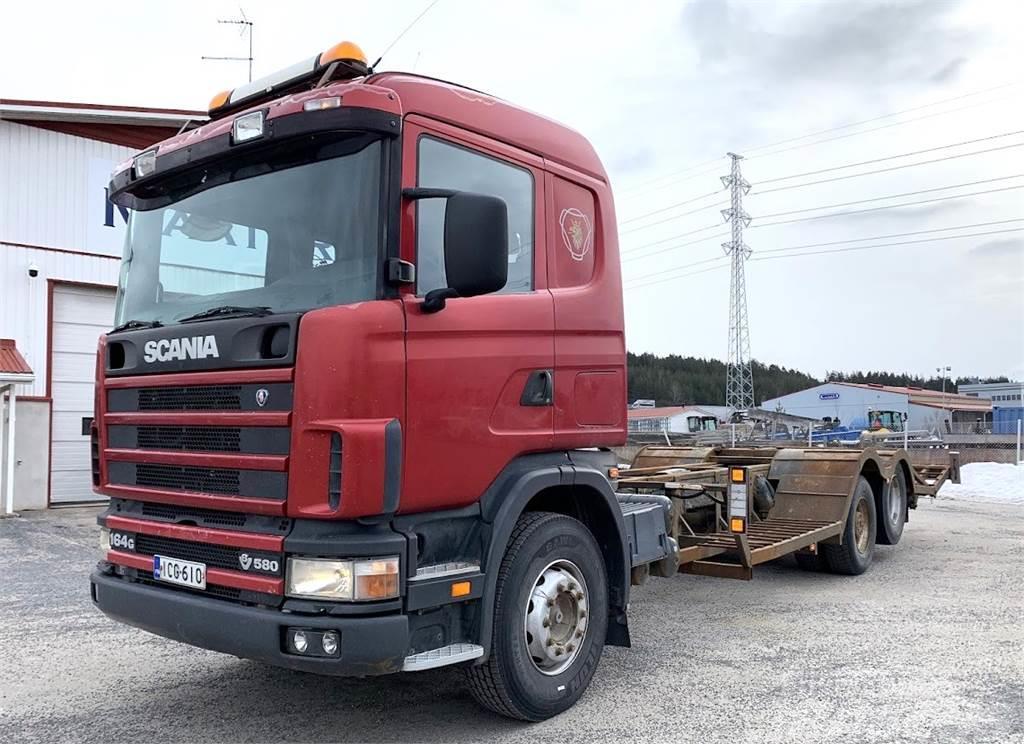 Scania R164 580 6x2 Nákladní automobily pro přepravu lesních strojů