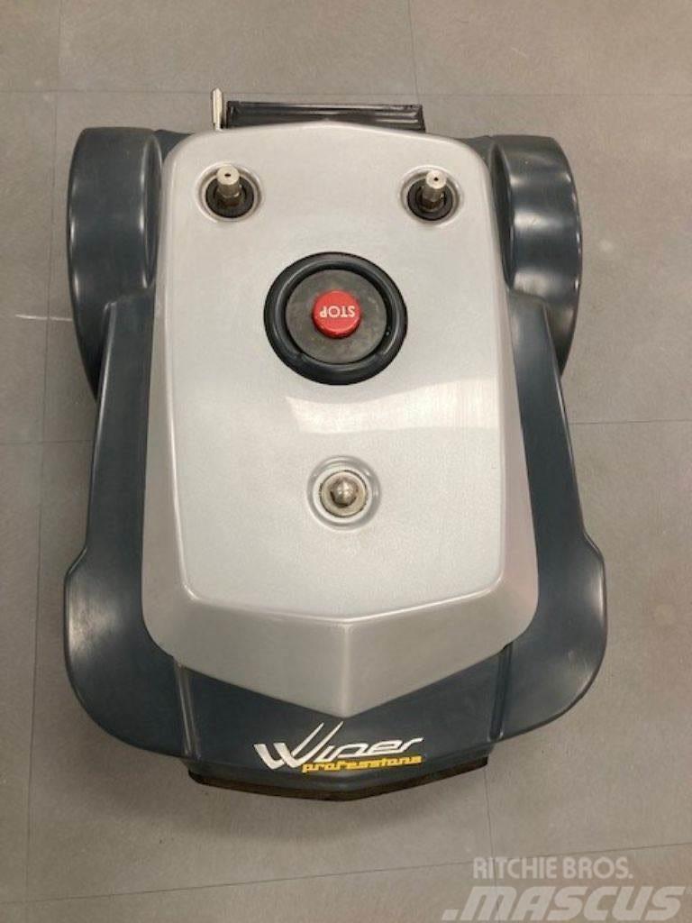 WIPER P70 S robotmaaier Robotické sekačky