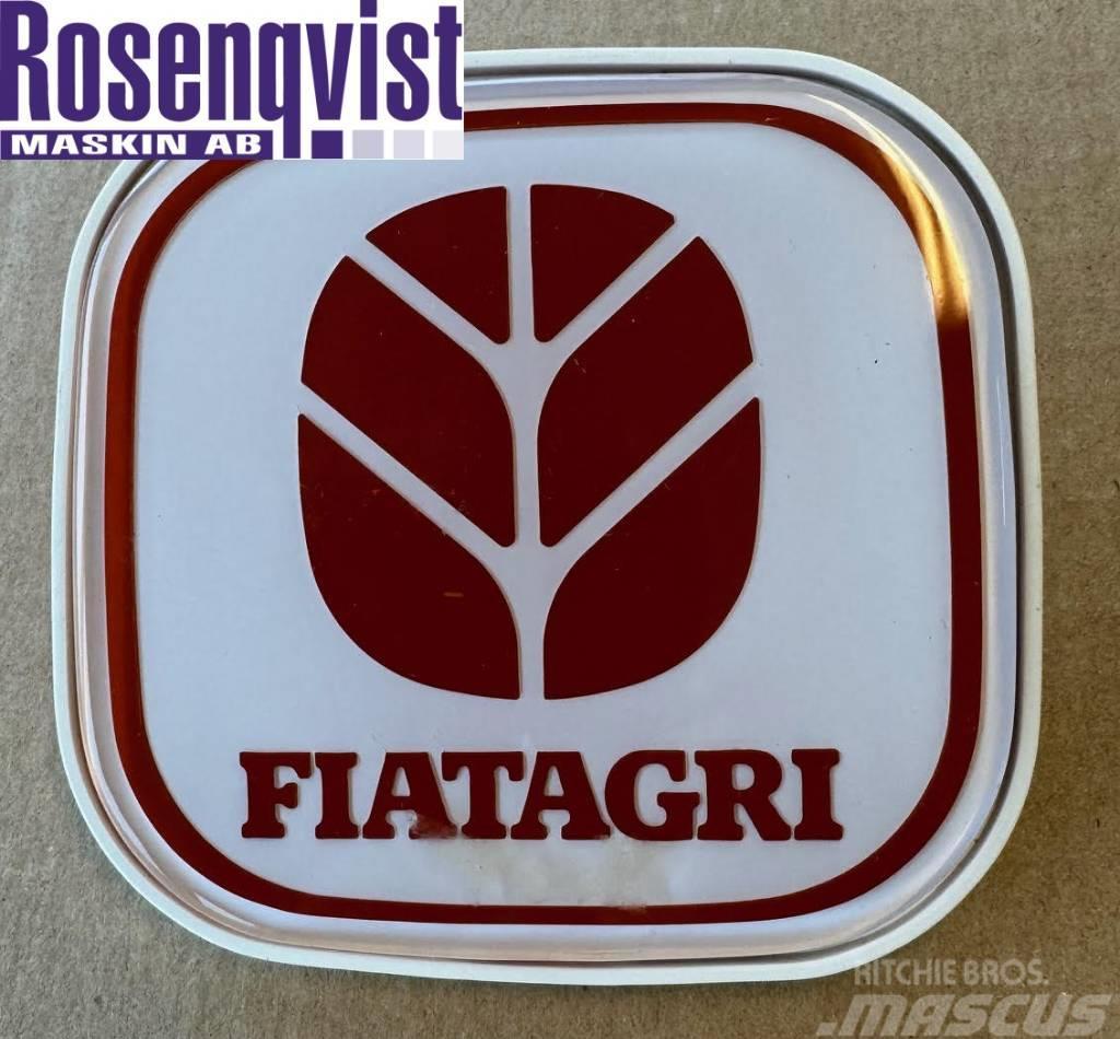 Fiat New genuine Fiat badge 5135072, 5130753 Kabiny a interiér