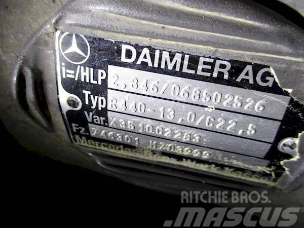 Mercedes-Benz R440-13,0/C22.5 Nápravy