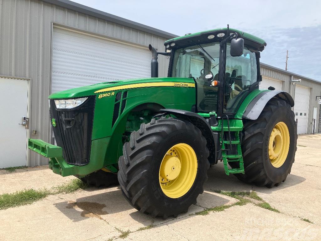 John Deere 8360 R Traktory