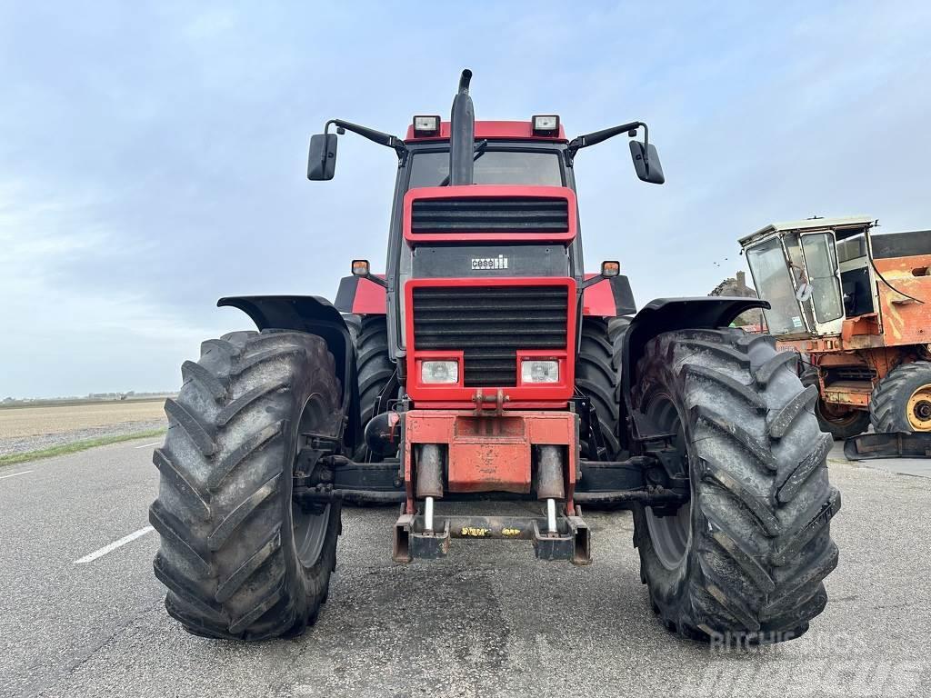 Case IH IH 1455 XL Traktory