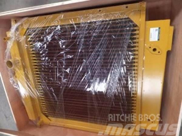 Komatsu D85 radiator assy 154-03-00080 Ostatní komponenty