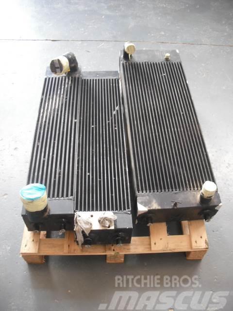 Komatsu D51  3x radiators Pásové dozery