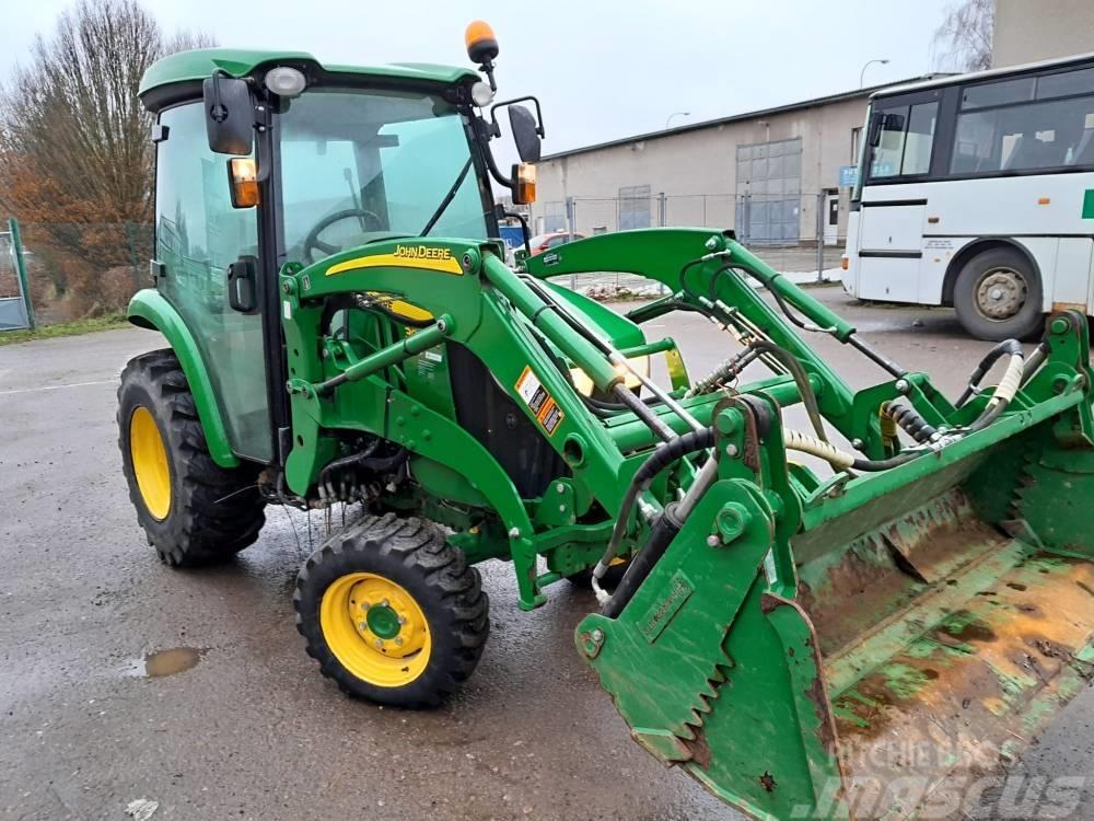 John Deere 3045 R Kompaktní traktory