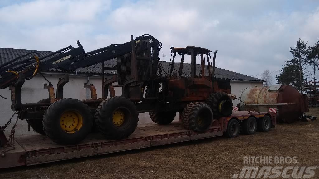 John Deere SPALONA 1110 D Eco III - NA CZĘŚCI Vyvážecí traktory