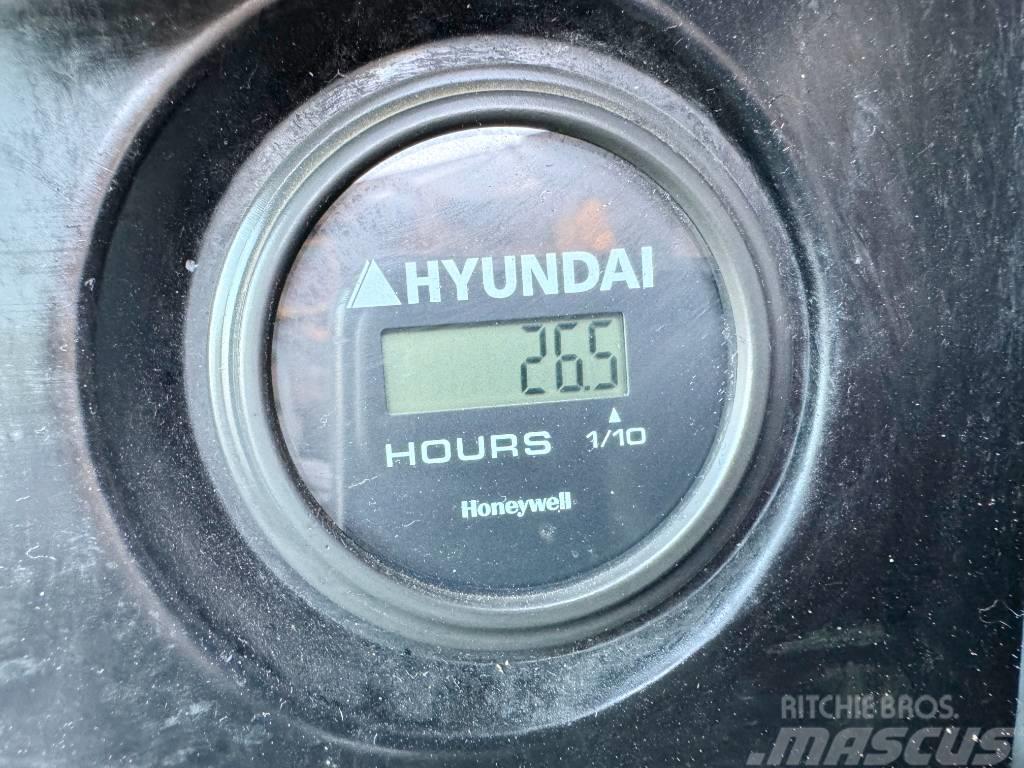 Hyundai R215 Excellent Condition / Low Hours Pásová rýpadla