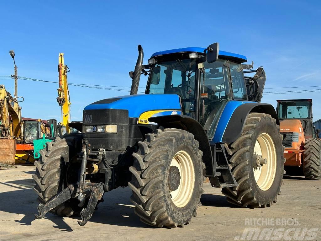 New Holland TM 190 Traktory