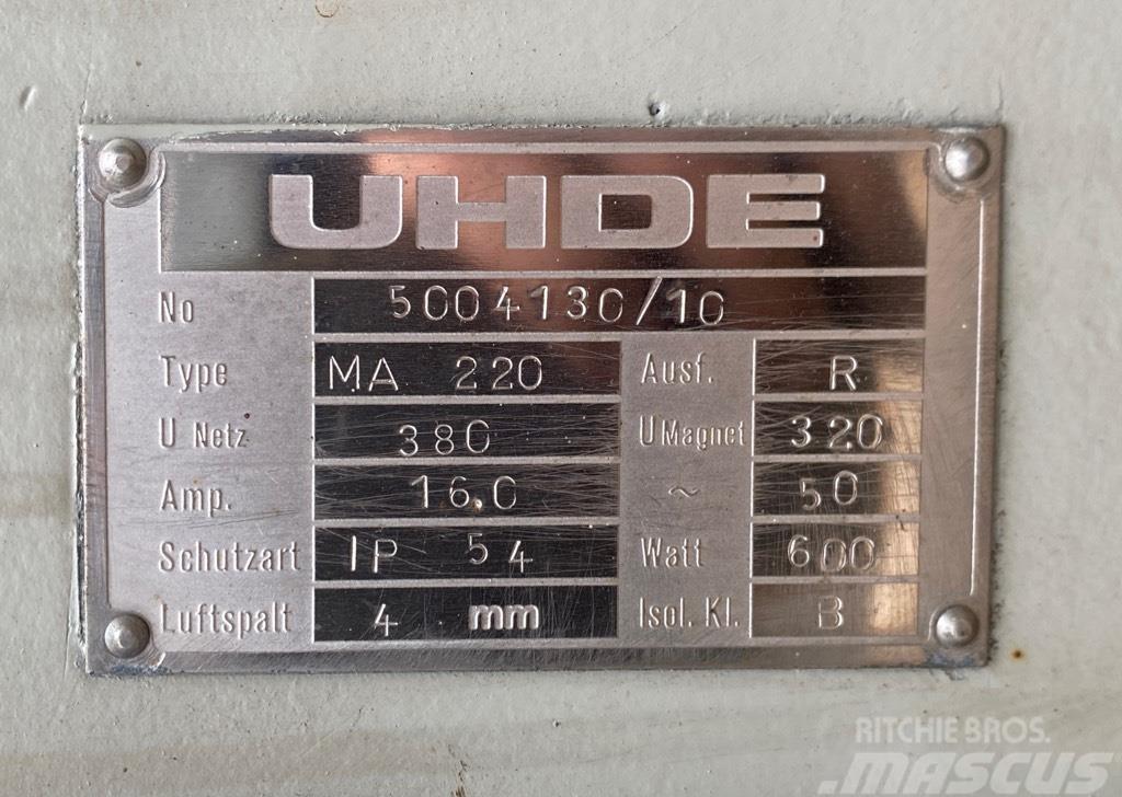  UHDE 1300 x 650 (600) Dávkovače, podavače