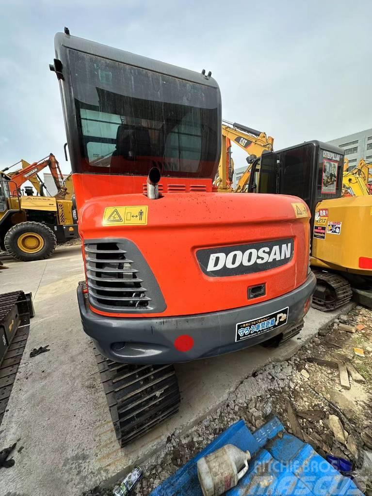 Daewoo Doosan 55 Pásová rýpadla