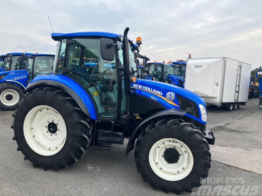 New Holland T4.95 Traktory