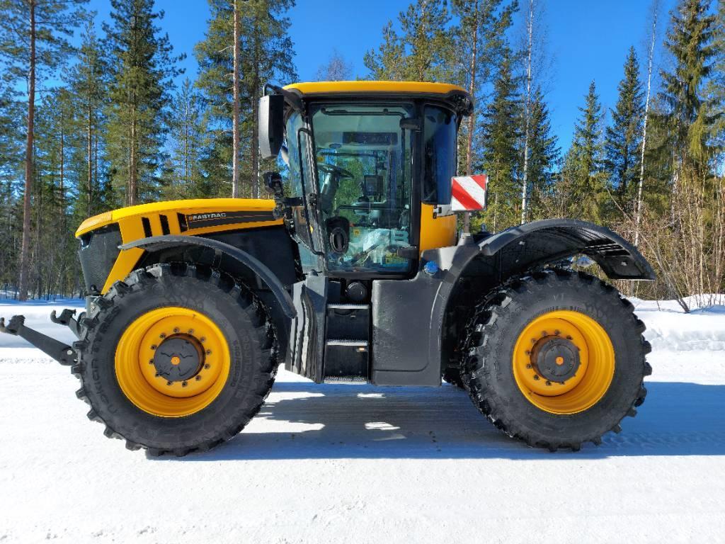 JCB Fastrac 4220 Nordic Edition Traktory