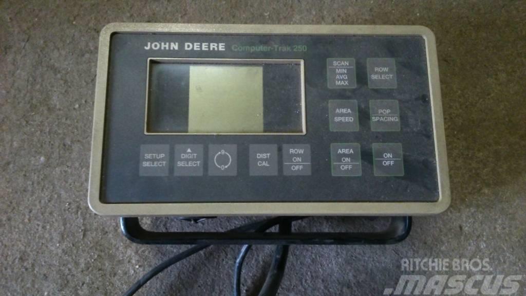 John Deere 1760 MaxEmerge Plus Přesné secí stroje