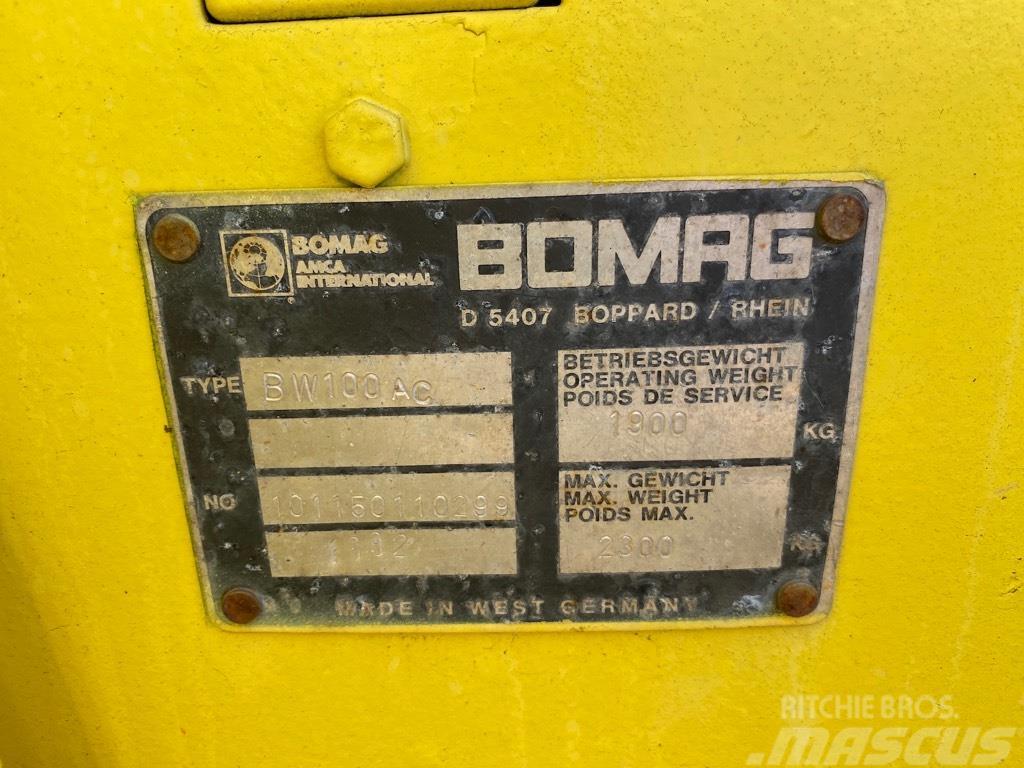 Bomag BW 100 AC Kombinované válce