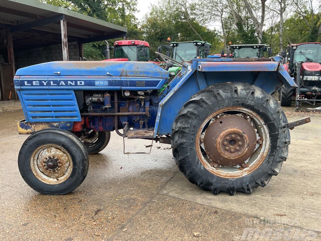 Leyland 253 Traktory