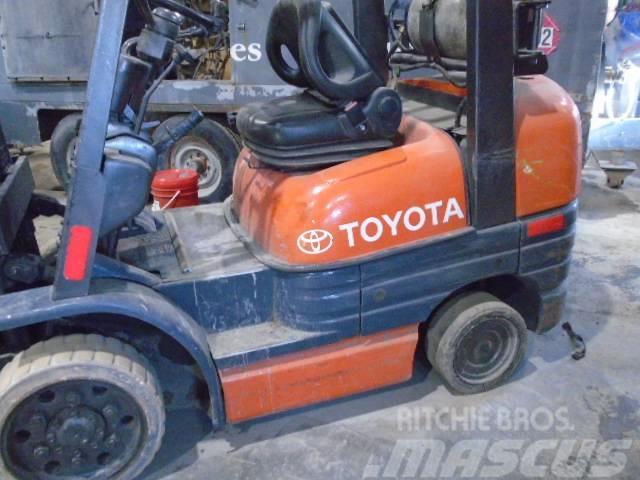 Toyota 52-6 FG U 30 Terénní vysokozdvižné vozíky