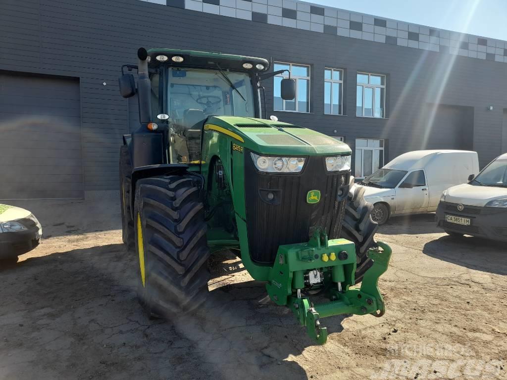John Deere 8285 R Traktory