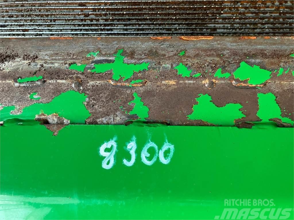 John Deere 8300 Sklízecí řezačka