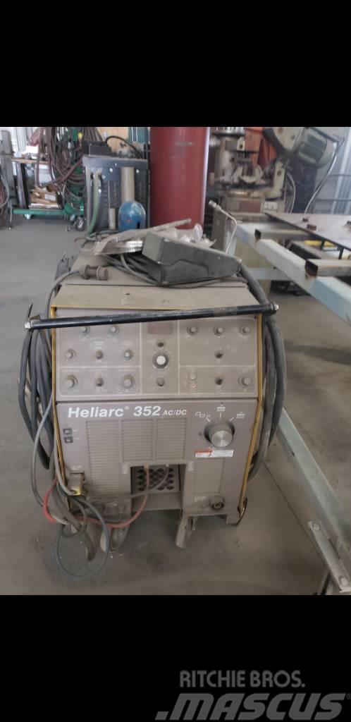 Esab Heliarc 352 AC/DC Welder Svářecí stroje