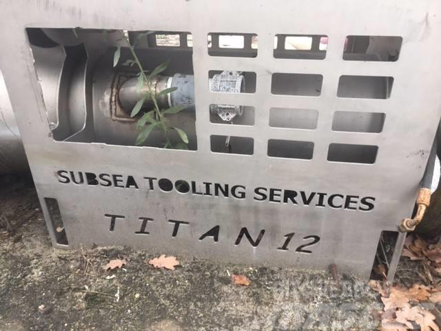  Subsea Tooling Services Titan 12 Drapáky