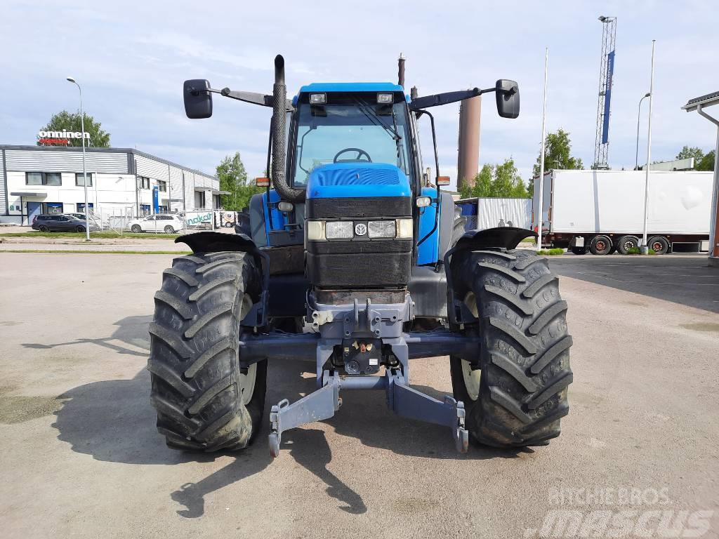 New Holland 8560 RC Traktory