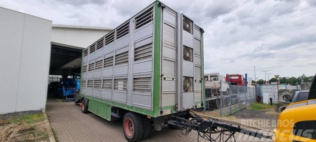  Przyczepa 2 osiowa do transportu zwierząt Přívěsy pro přepravu zvířat