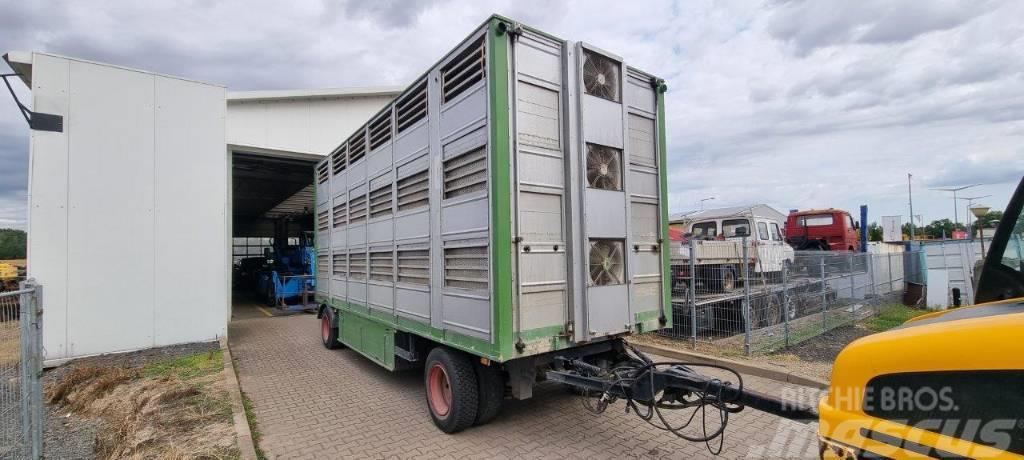  Przyczepa 2 osiowa do transportu zwierząt Přívěsy pro přepravu zvířat