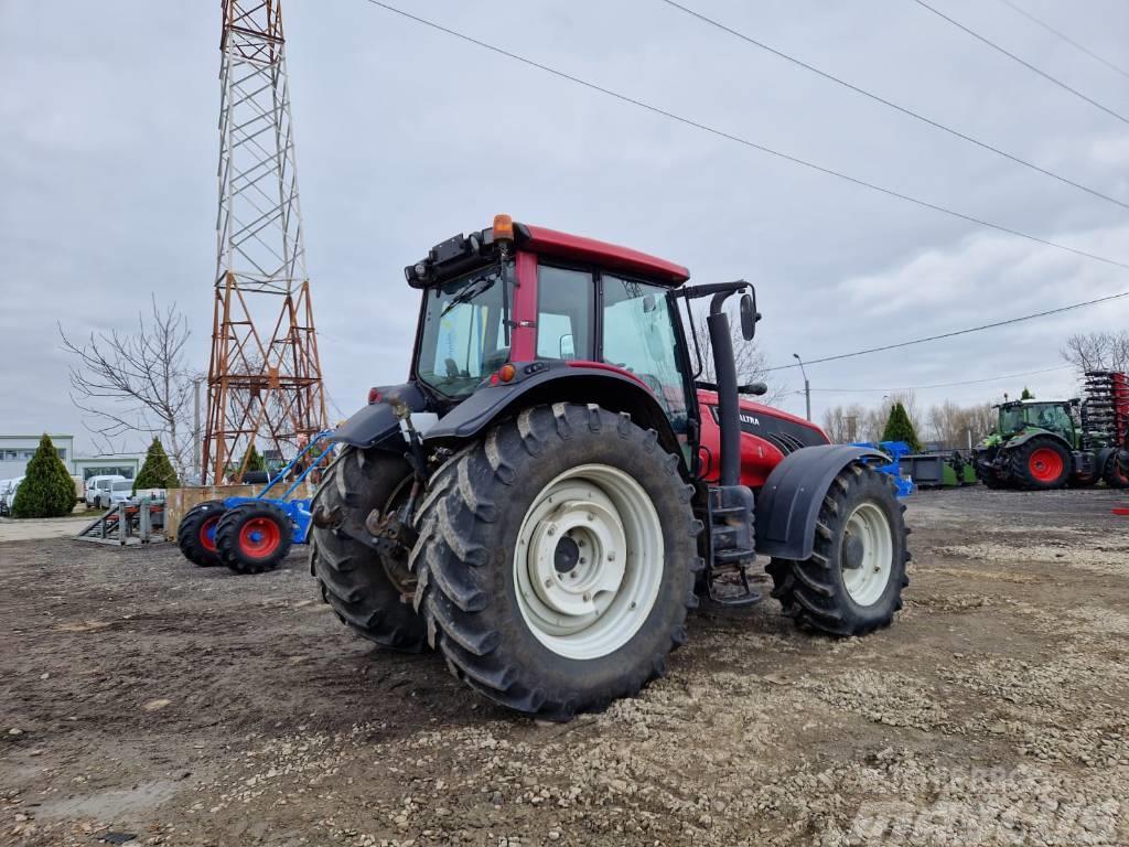 Valtra T193 Traktory
