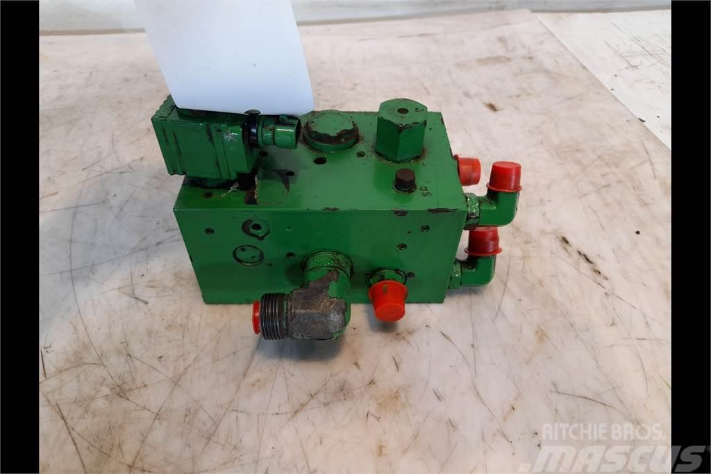 John Deere 7710 Suspension control valve Hydraulika