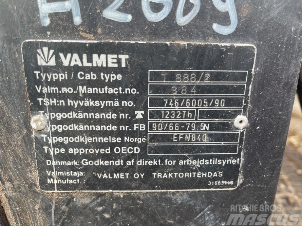 Valmet 8100 Traktory