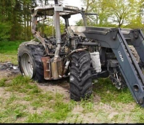 CASE 140 Maxxum front loaders Další příslušenství k traktorům