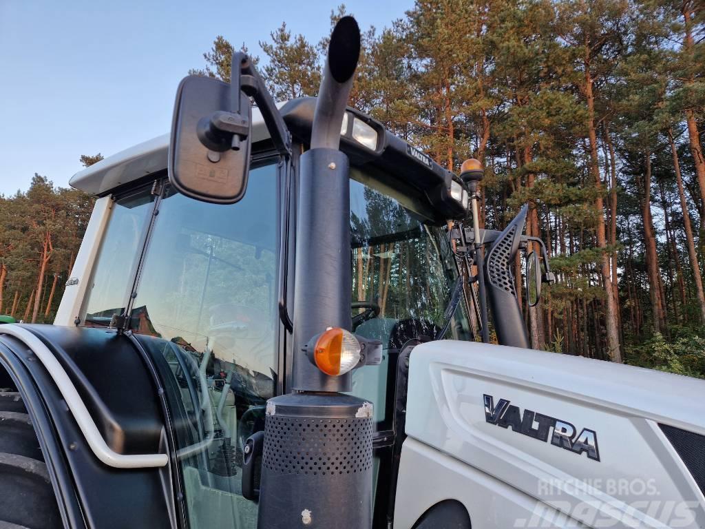 Valtra N103.4 Traktory