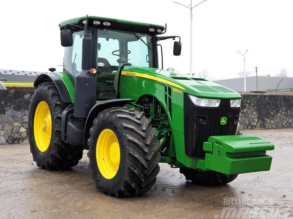 John Deere 8310 R Traktory