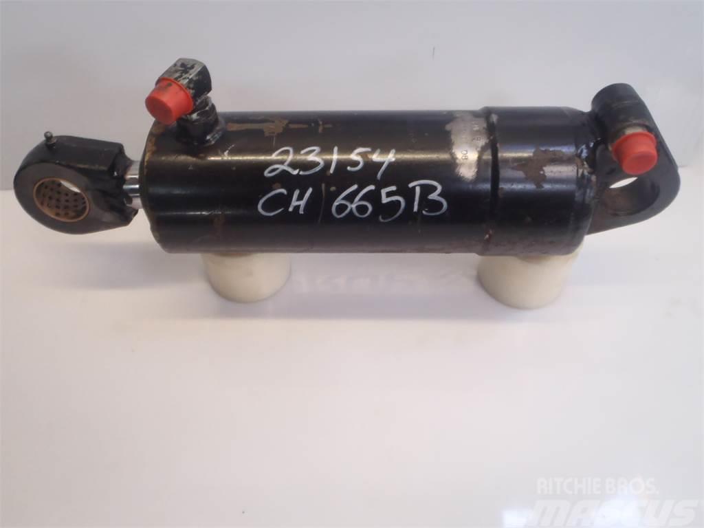 Challenger MT665B Lift Cylinder Hydraulika