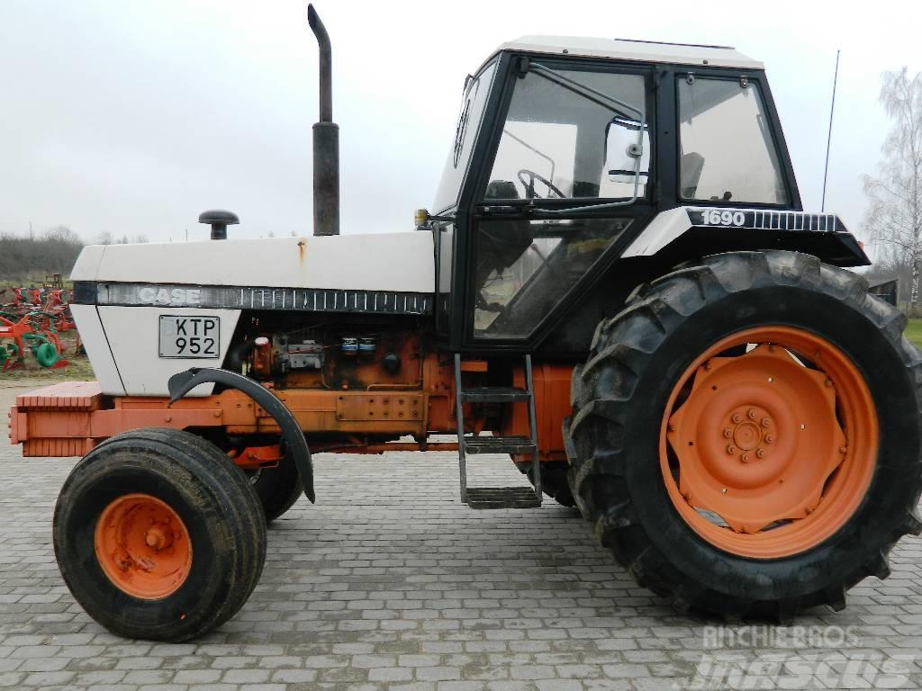 Case IH 1690 Traktory