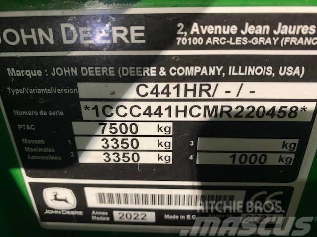 John Deere C441 R Lis na válcové balíky