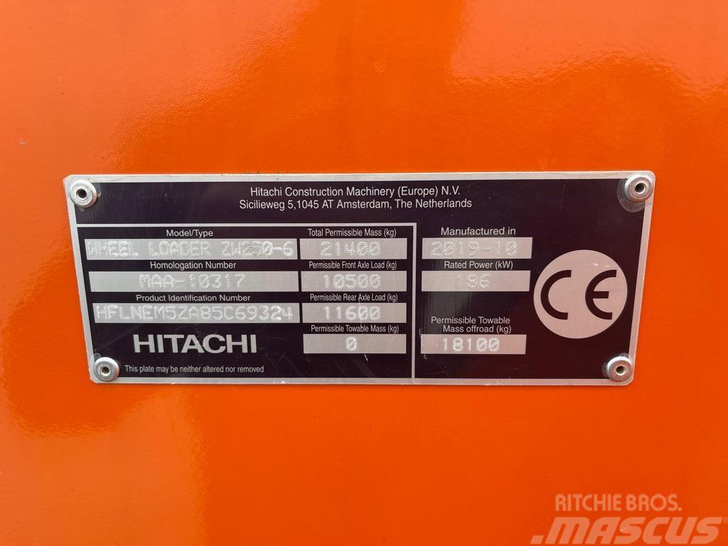 Hitachi ZW 250-6 Kolové nakladače