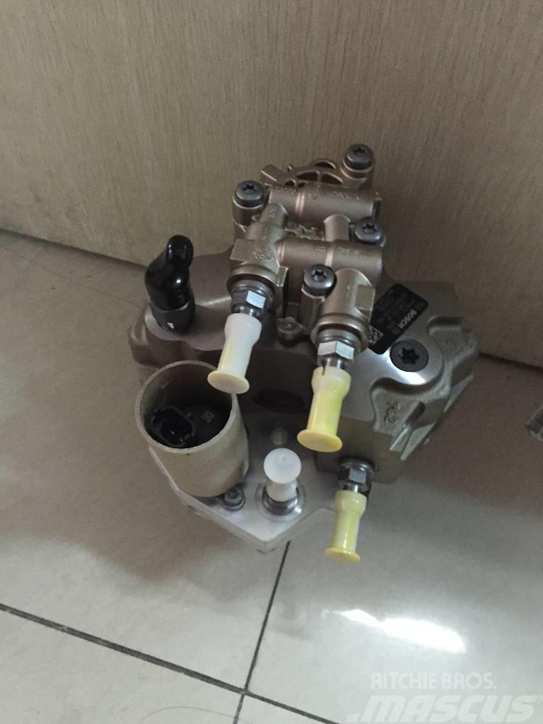 Komatsu PC200-8 fuel injection pump 6754-71-1012 Hloubkové lopaty