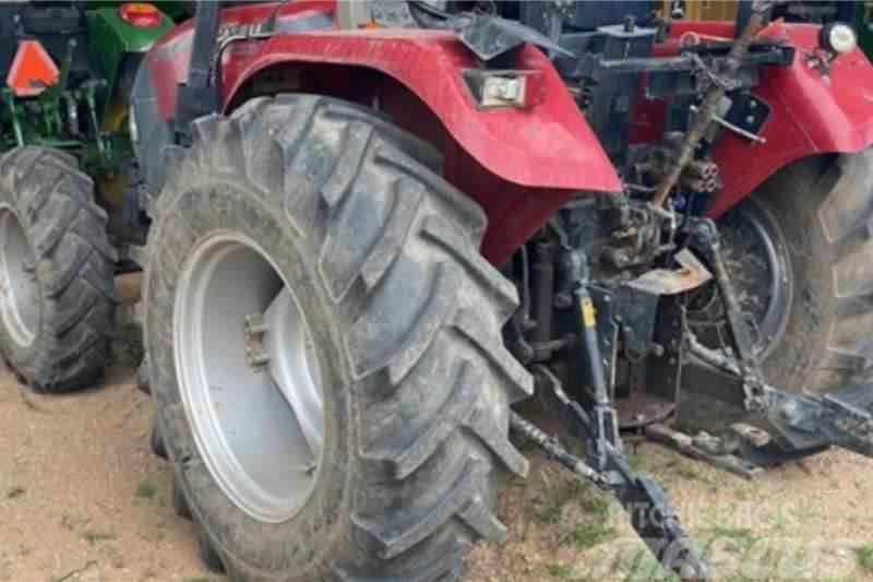 Case IH Farmall 90JXM Traktory