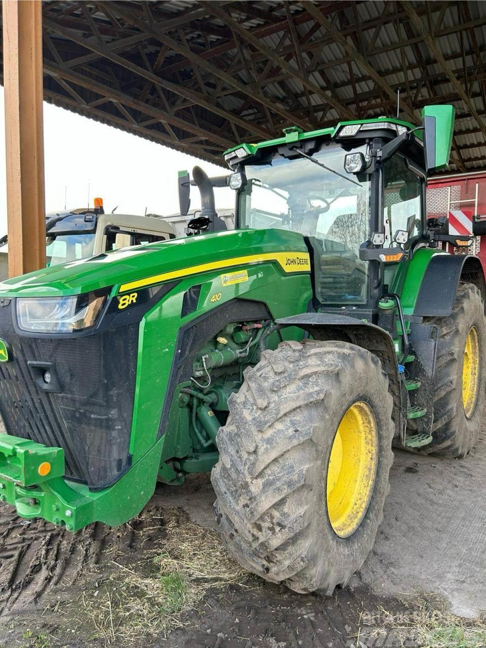 John Deere 8R410 e23 Traktory