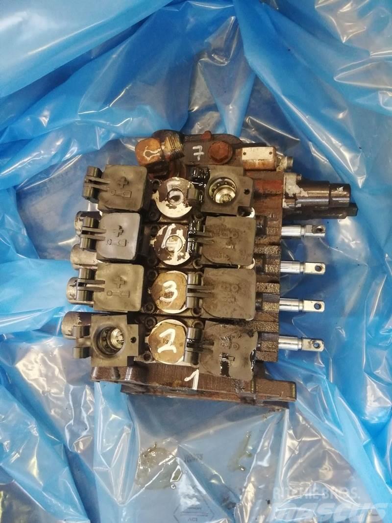 Fiat G170 Remote control valve Hydraulika