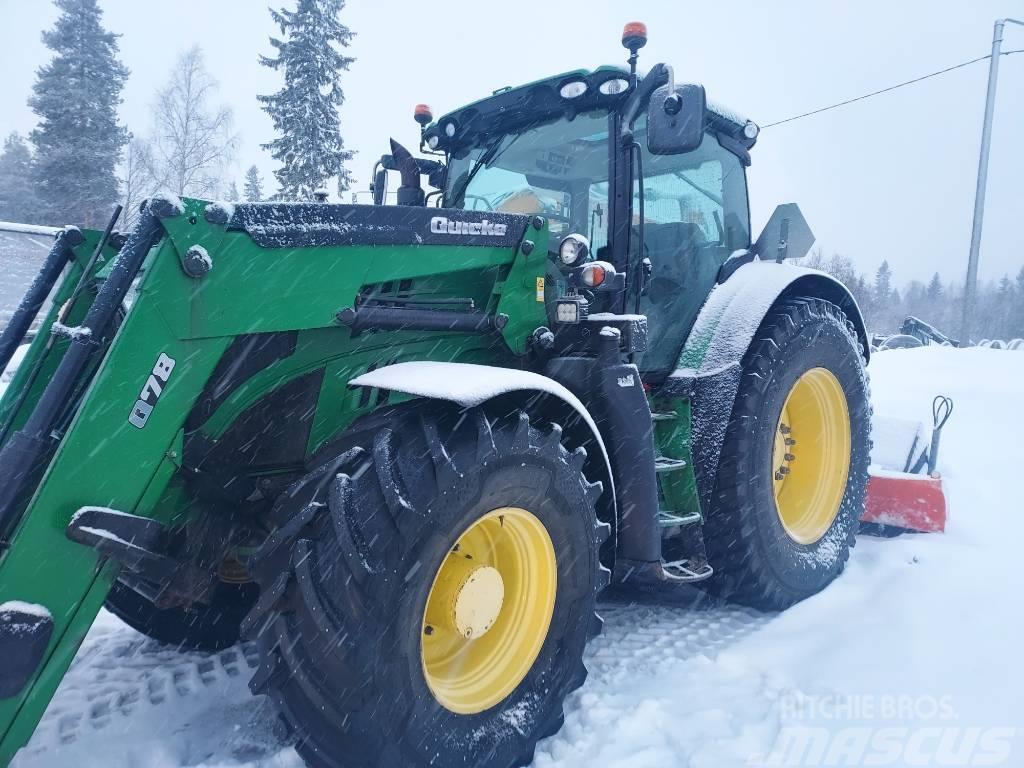 John Deere 6210R Traktory