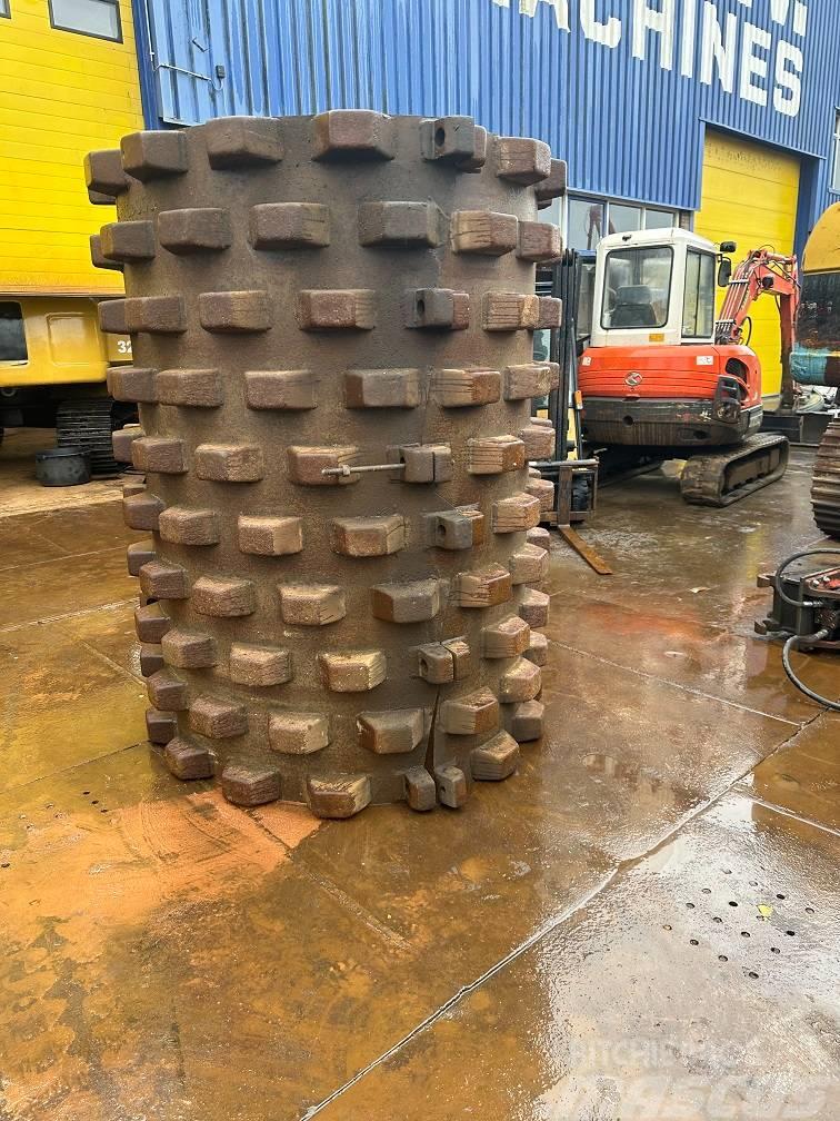 Padfoot shell 146cm diameter Válce