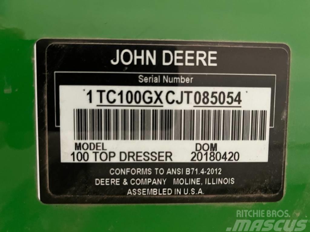 John Deere TD 100 Zařízení pro hnojení trávníků