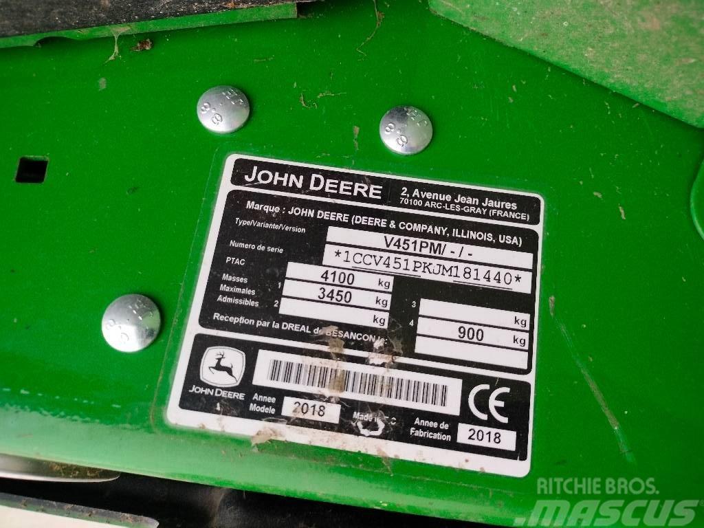 John Deere V451M Lis na válcové balíky